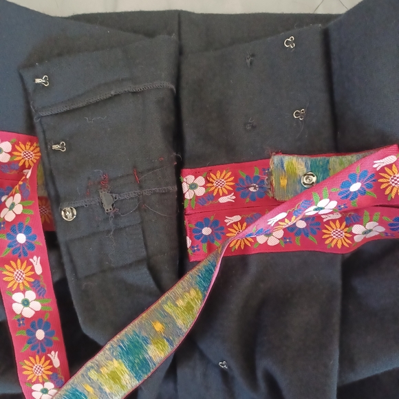 Vintage Handmade Black Red Floral Ribbon Trim Paperbag Waist Midi Folk Skirt L - Picture 9 of 10